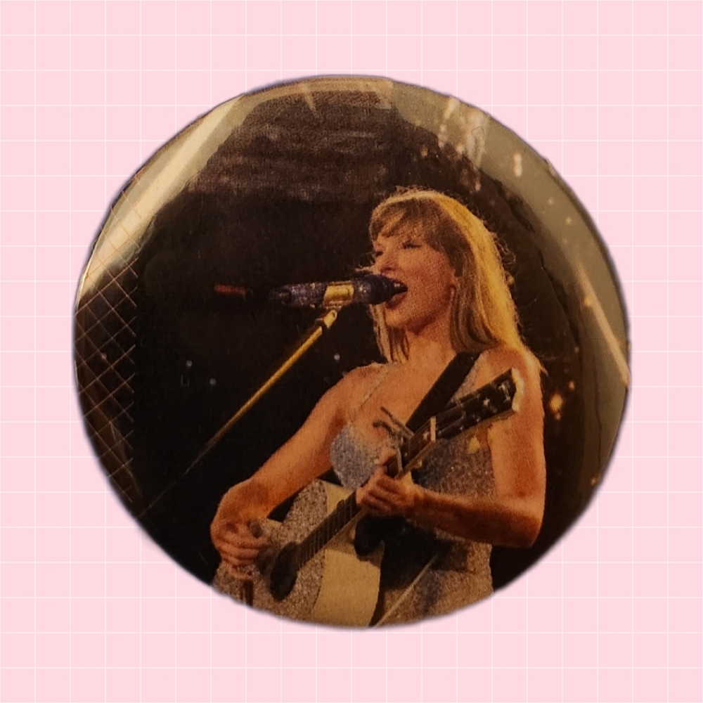 Taylor Swift 2" Pin